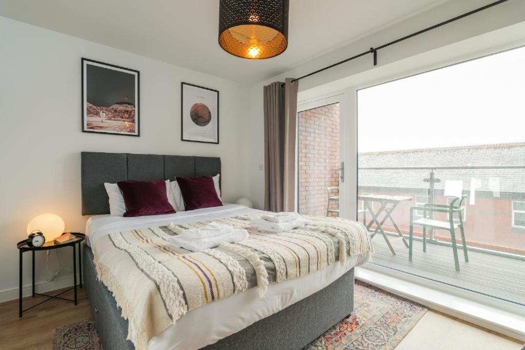 Apartment Centre Luxury - Free Parking & Balcony