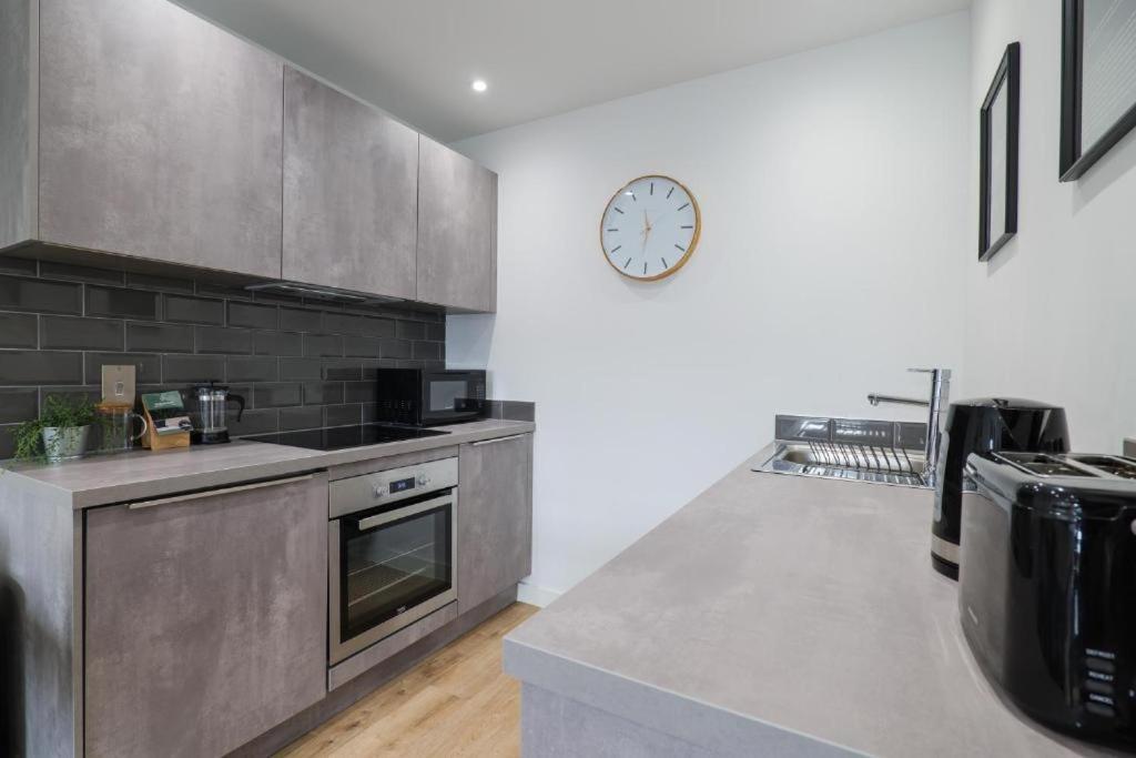 Apartment Centre Luxury - Free Parking & Balcony