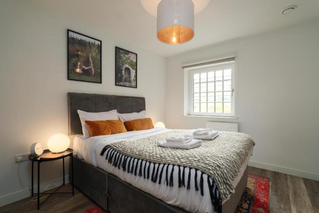 Centre Luxury - Free Parking & Balcony