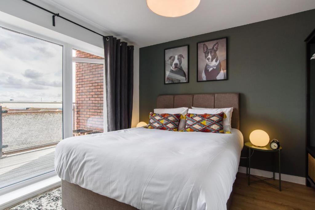 Centre Luxury - Free Parking & Balcony Cardiff
