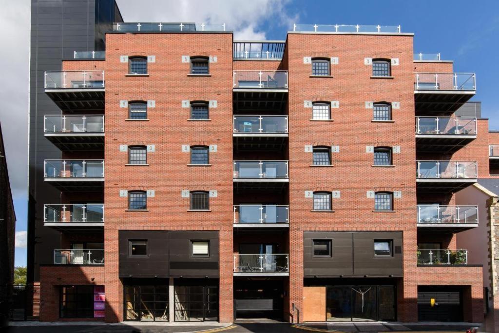 Apartment Centre Luxury - Free Parking & Balcony *